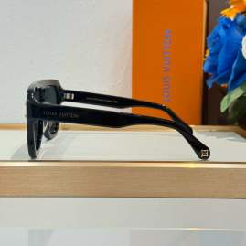 Picture of Louis Vuitton Sunglasses _SKUfw76250349fw